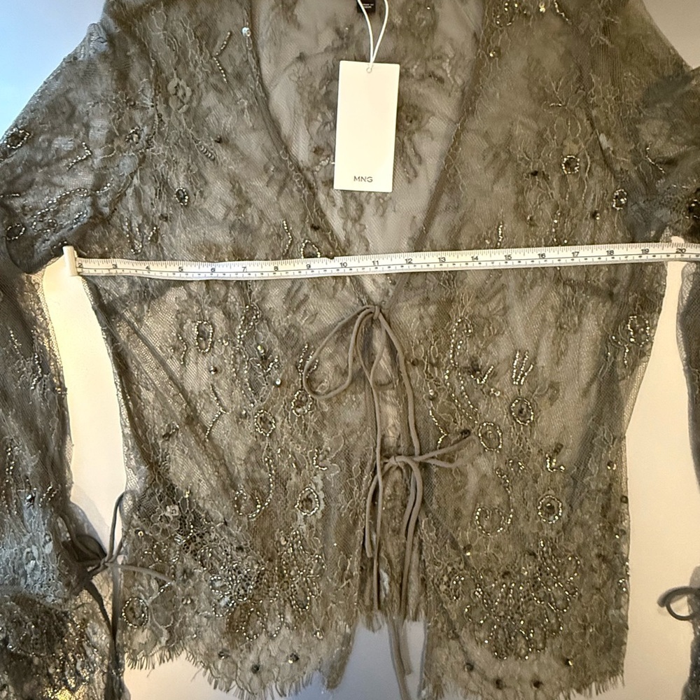 Mango Lace Appliqué Top Size 6 NWT Light/Pastel Grey - Picture 7 of 10
